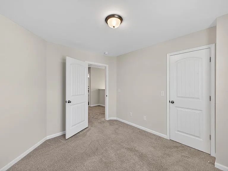 255 Mansell — Photo 29