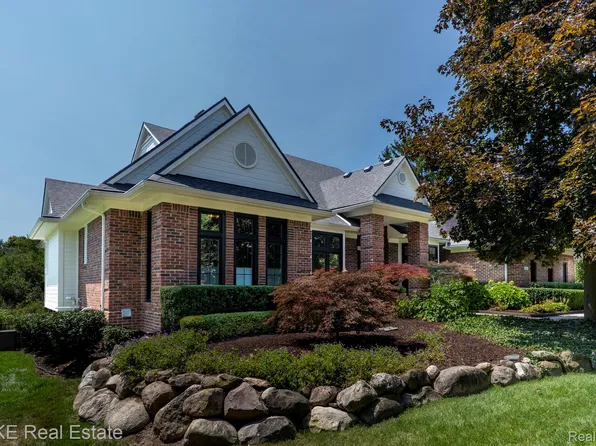 49265 Pine Bluff Ct, Plymouth, MI 48170