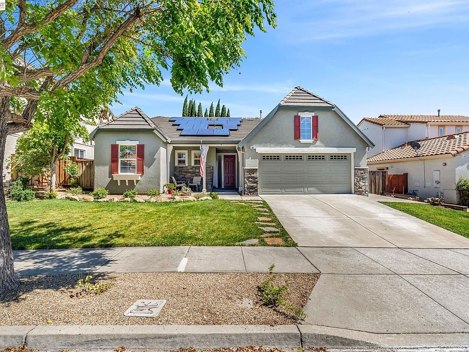 1st image of 692 Canmore Ct