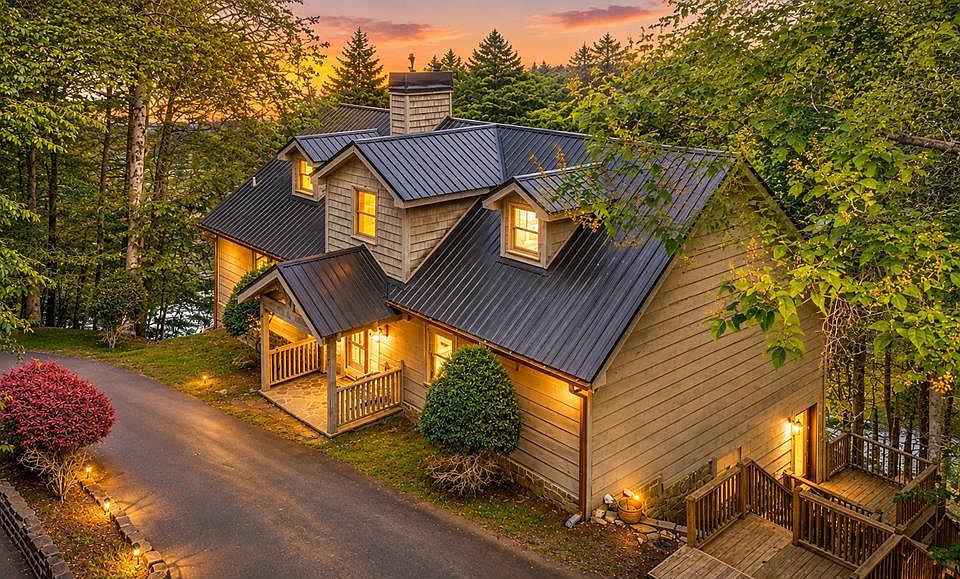 1st image of 329 Blackberry Falls Ln