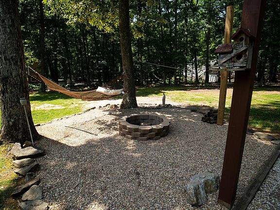 4th image of 200 Jefferson Woods Dr