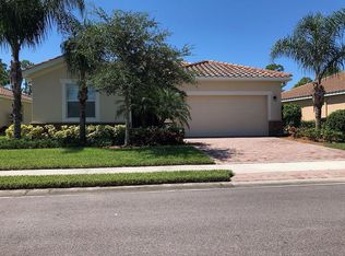 2566 Laurentina Ln, Cape Coral, FL 33909