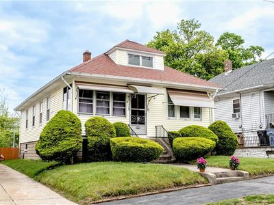 82 Maplewood Ave, Cranston, RI, 02920