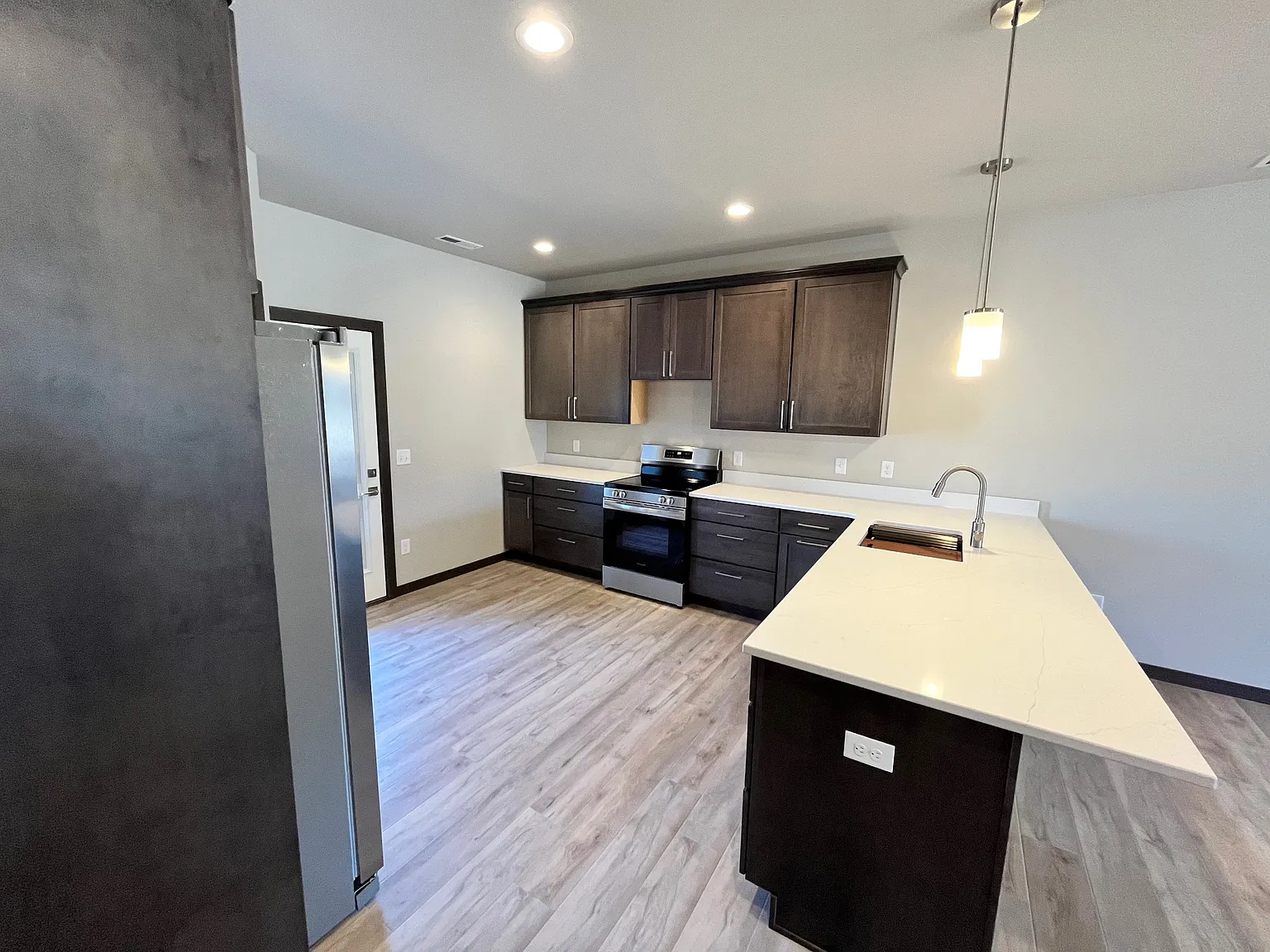 3 bed, 1545 sqft, $2,050 — Photo 4