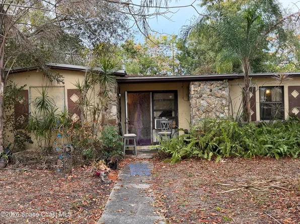 490 SE Sandia Dr, Fort Pierce, FL 34950