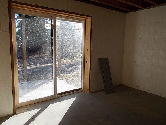 5th image of 6632 Center Ave