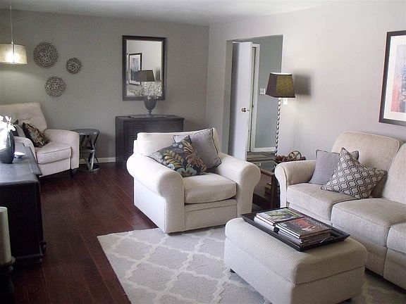 Sunlit Living Room. 23x12