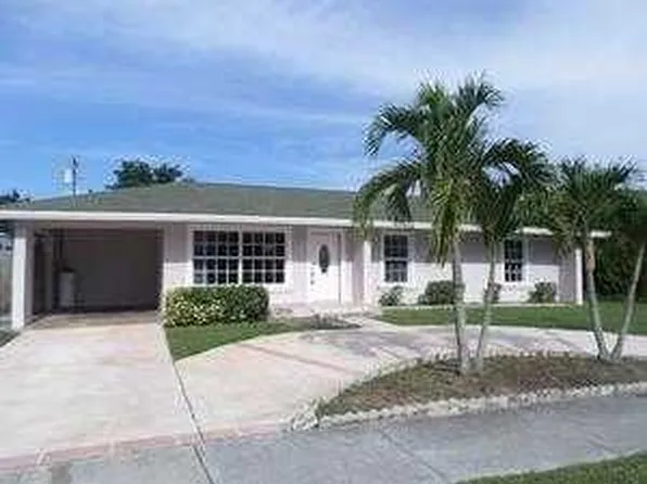 324 Henthorne Dr, Palm Springs, FL 33461