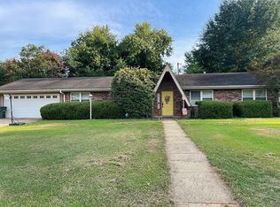 1049 Binns Dr, Monticello, AR 71655