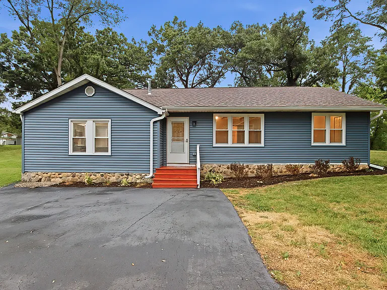W1136 Celandine Rd — Photo 1