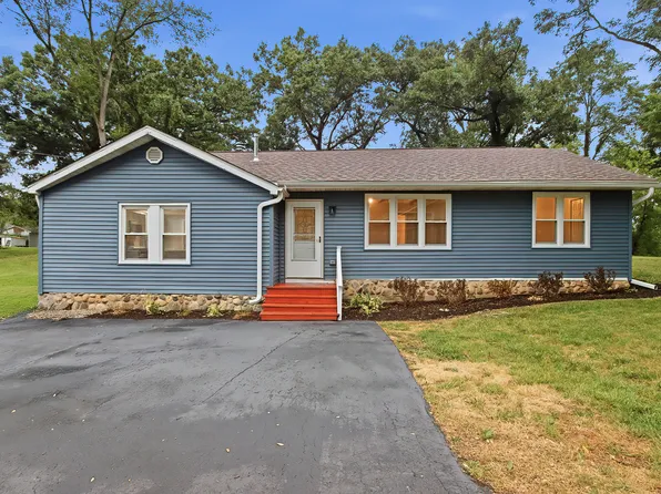 W1136 Celandine Rd, Genoa City, WI 53128