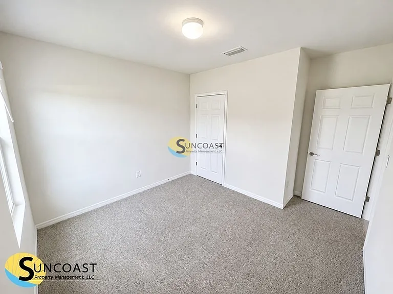2518 NE 6th Pl — Photo 10