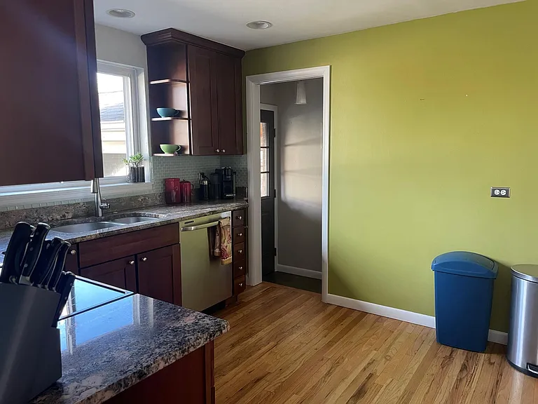 1290 Glencoe St — Photo 13