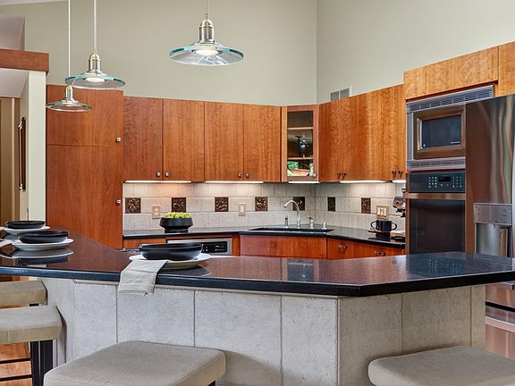 3rd image of 106 Aspen Glen Dr