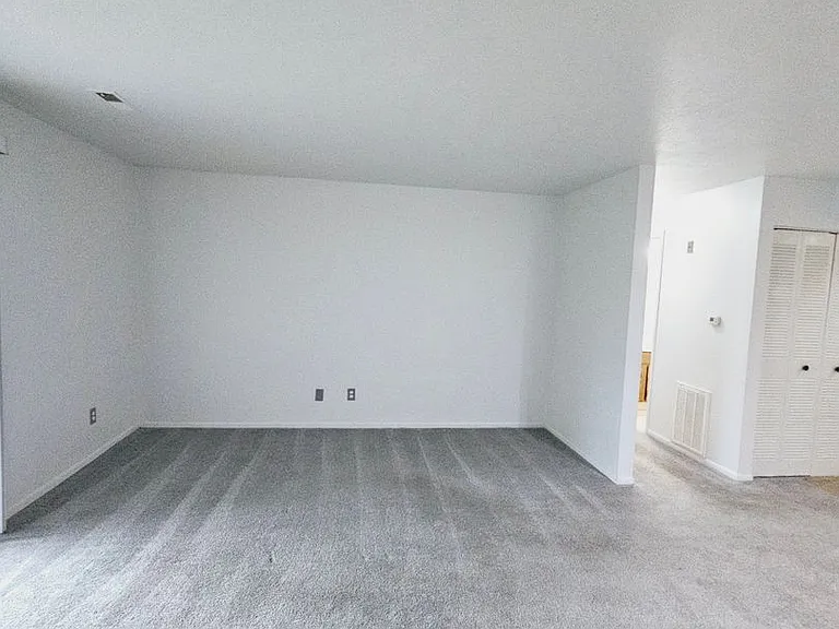 Sugarbush Apartments — Photo 159