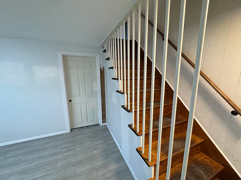 16 Elaine Dr — Photo 10