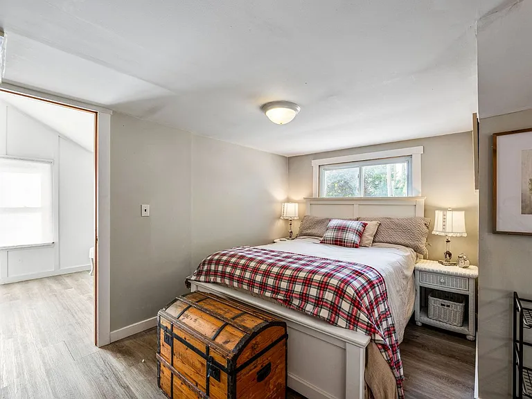 bedroom 1 (master)