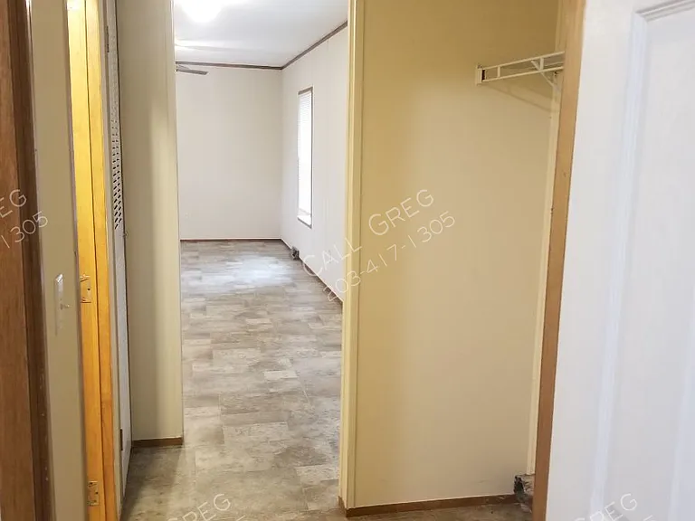105 Bayberry Ln — Photo 3