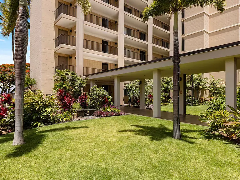 Lower Honoapiilani Rd — Photo 40