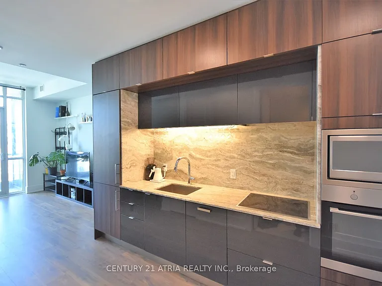 1 Edgewater Dr #GPH24 — Photo 9