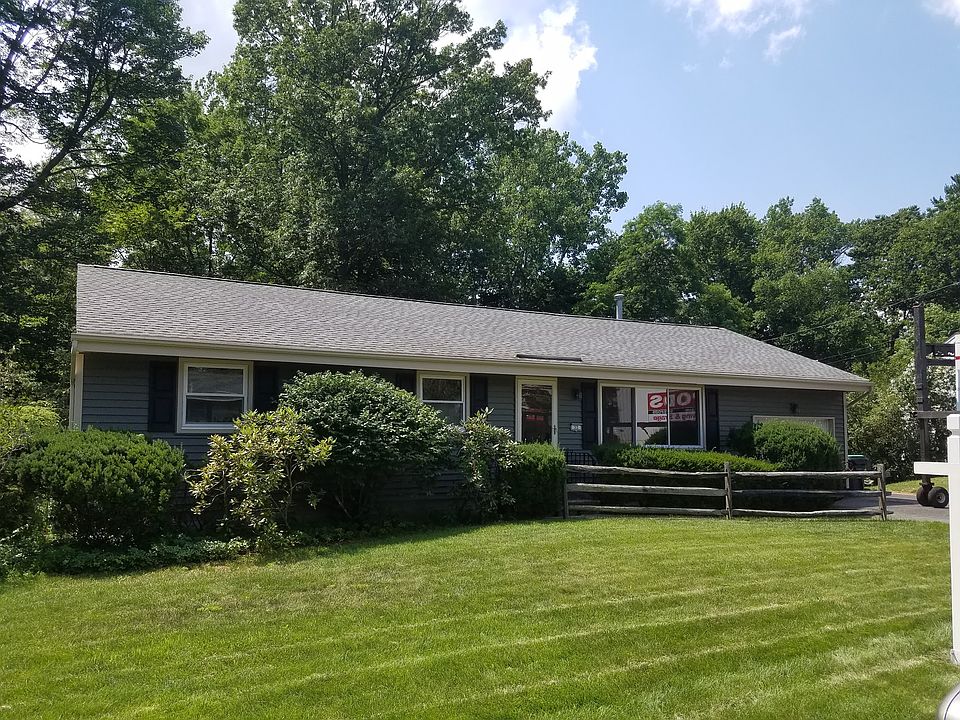 1st image of 32 S Royal Dr