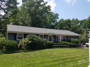 32 S Royal Dr, Colonie, NY 12205