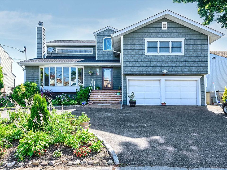 1st image of 2883 Bay Dr