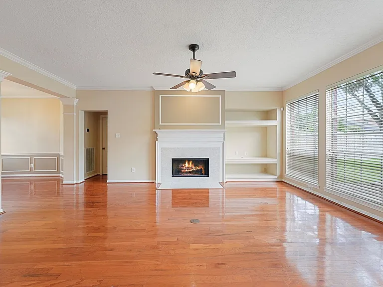 22910 Fairleaf Cir — Photo 4