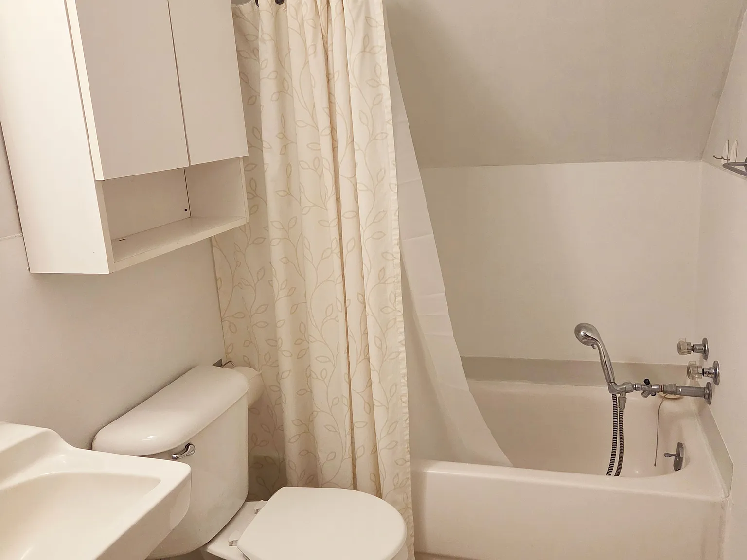 Studio, $790 — Photo 4