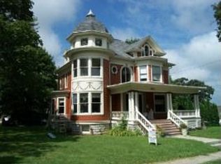 521 S Hennepin Ave, Dixon, IL 61021