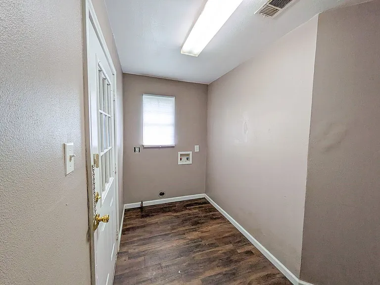 1624 Franklin Ave — Photo 8