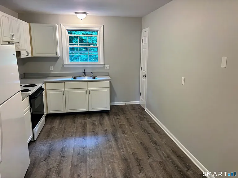 8 Canterbury Ln #2 — Photo 3