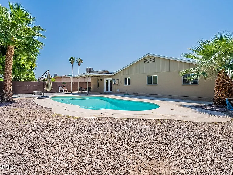 4414 W Altadena Ave — Photo 12