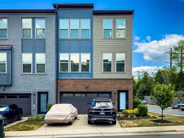 9879 Buchanan Loop, Manassas, VA 20110