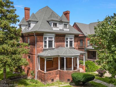 255 E Ferry St, Detroit, MI, 48202