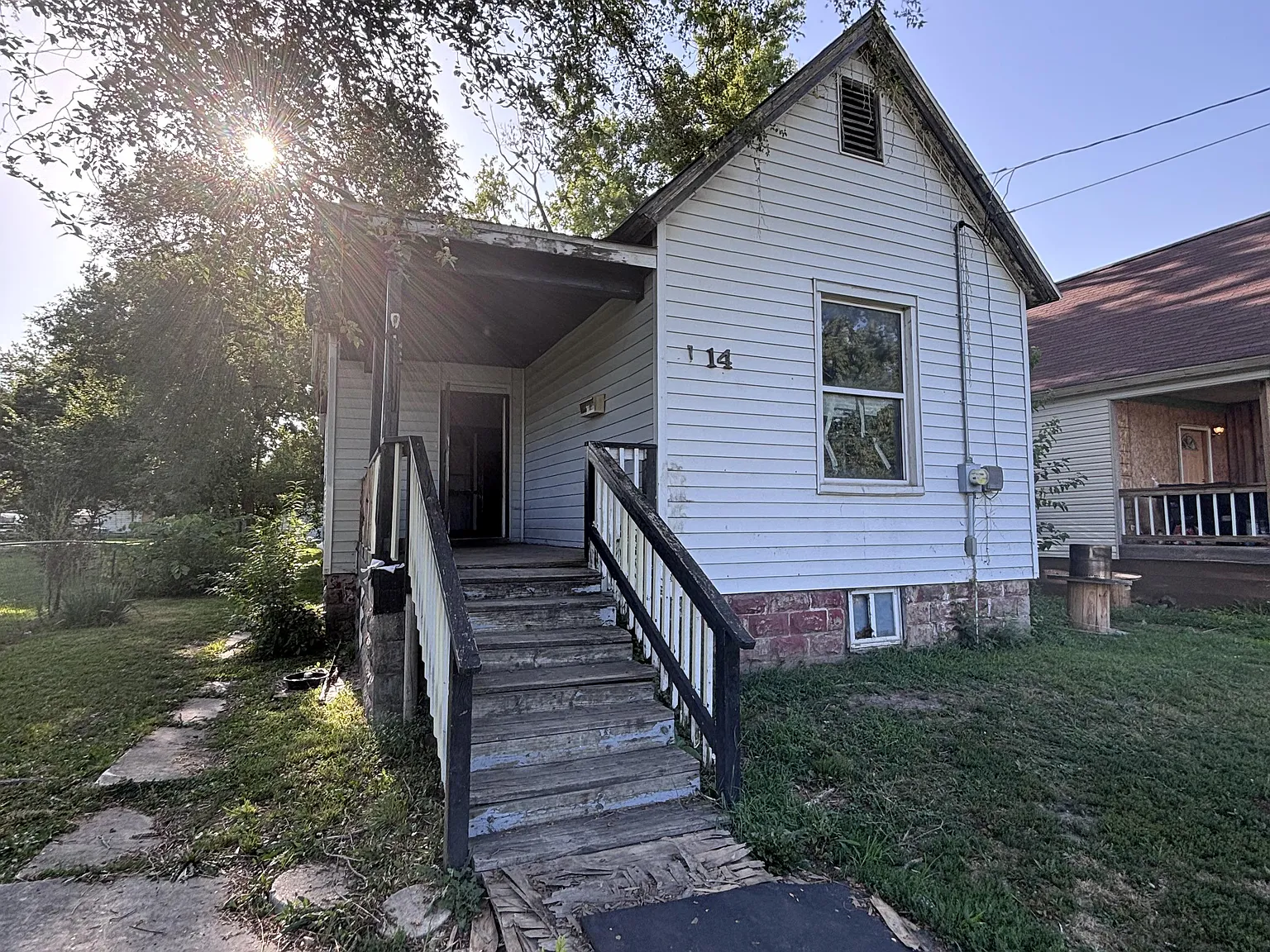 514 N Walnut — Photo 1