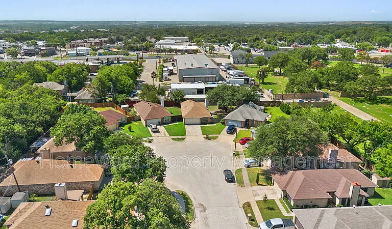 1401 Landmark Ct — Photo 26