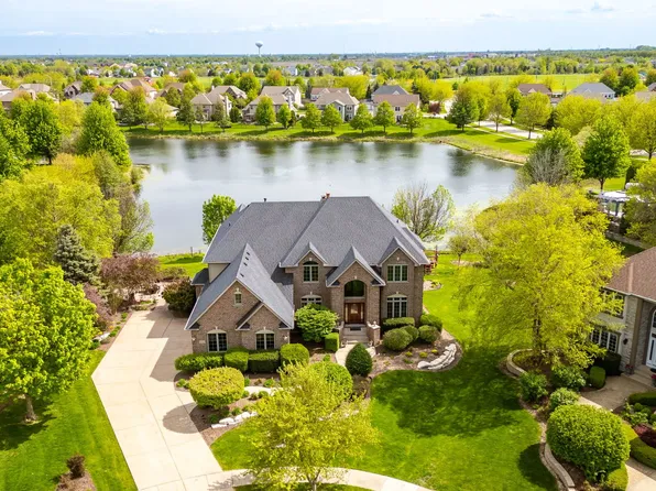 4719 Torphin Hill Ct, Naperville, IL 60564