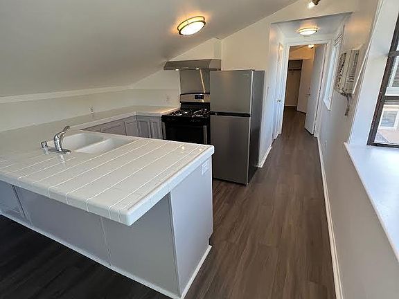 5th image of 1415 E Hillcrest Dr #1