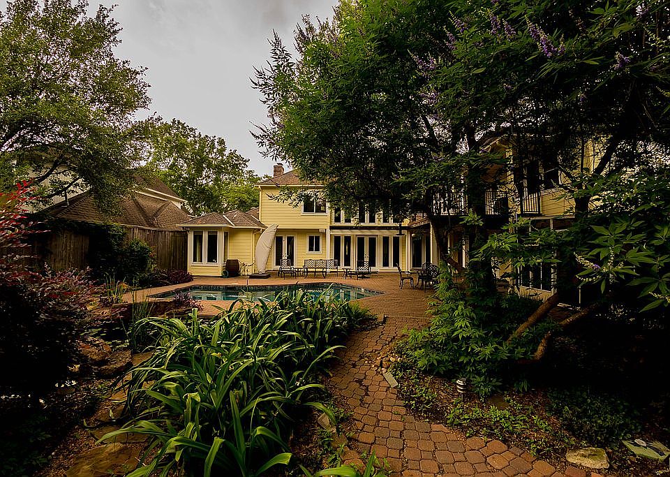 2nd image of 1214 Almond Grove Dr