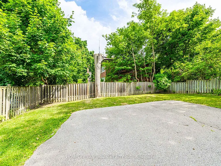 41 Arnold Cres #1 — Photo 33