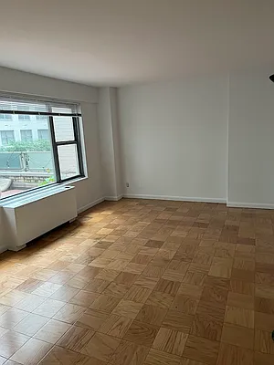 Rented by Carlyle Property Management | media 2