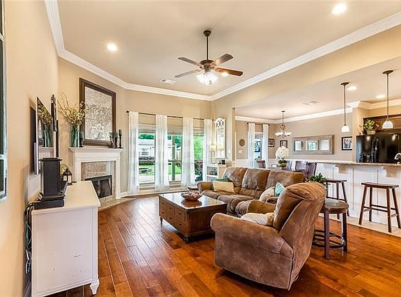 4th image of 42473 Harlan Pl