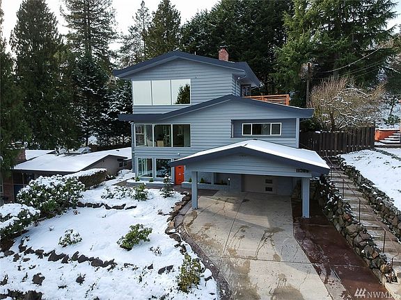 2nd image of 11309 Durland Pl NE