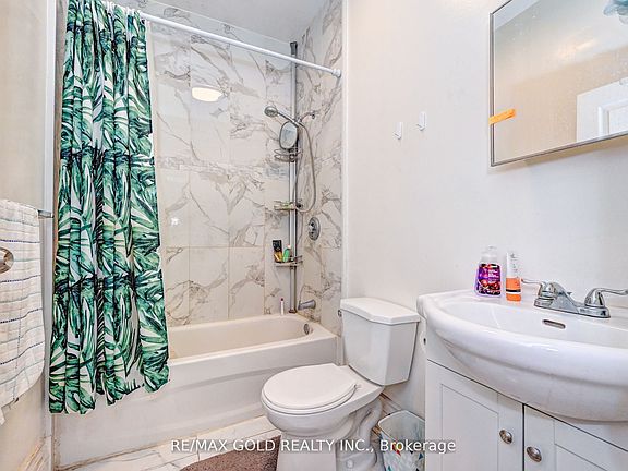 3rd image of 15-13 Ainslie St S #3