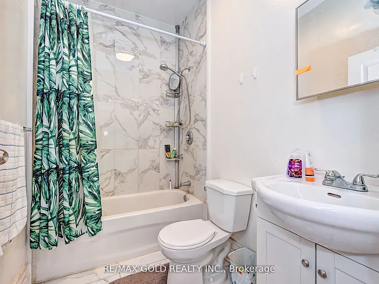 3-15 Ainslie St S #13 — Photo 3