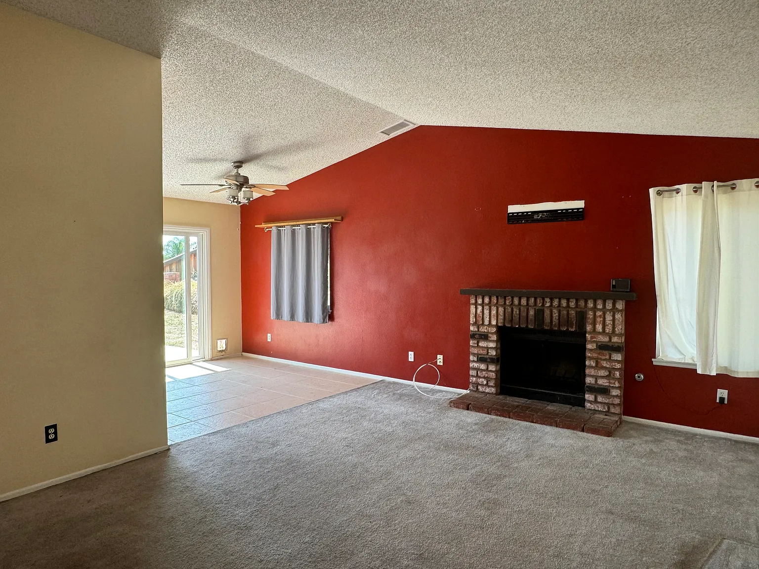 3 bed, 1080 sqft, $2,650 — Photo 3