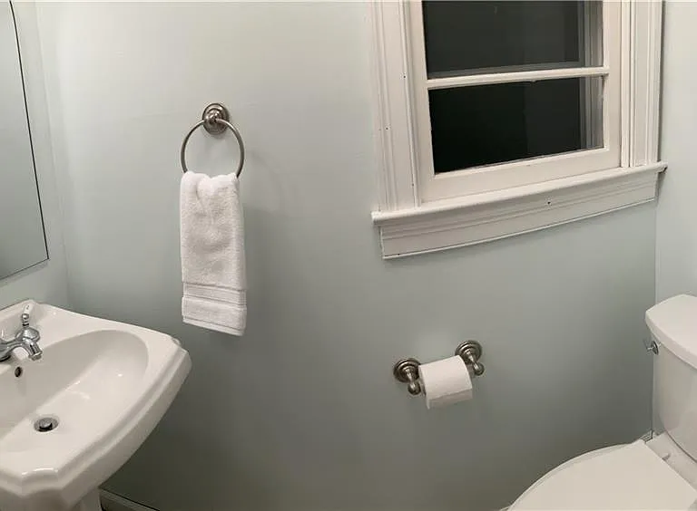 18 Constant Rd — Photo 3