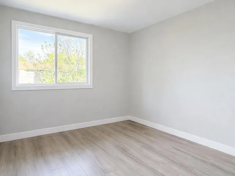 2053 Lanark Ct — Photo 10