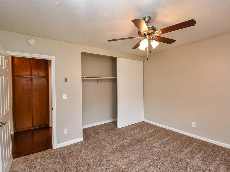 Megan Court Apartments — Photo 42